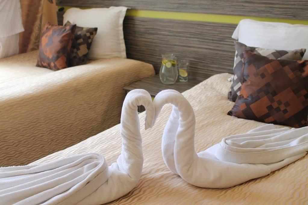 Family Hotel Central Shumen Ngoại thất bức ảnh