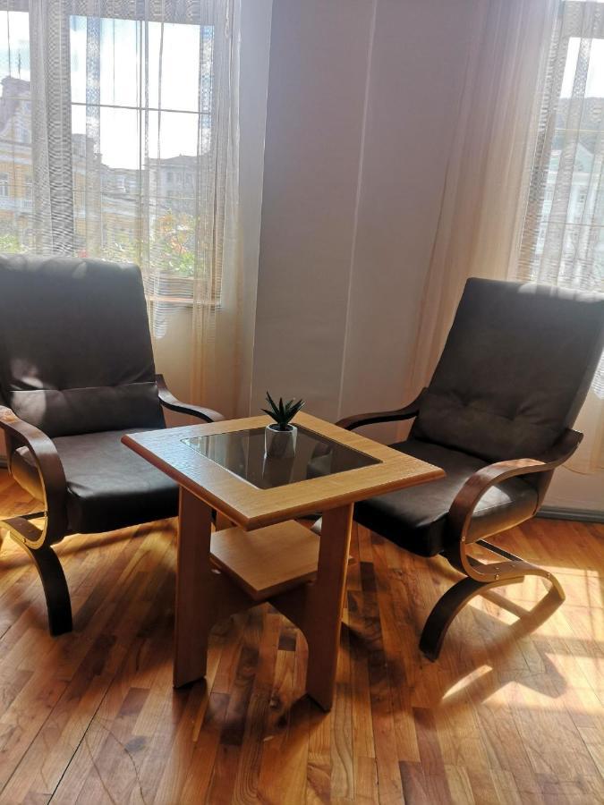 Family Hotel Central Shumen Ngoại thất bức ảnh