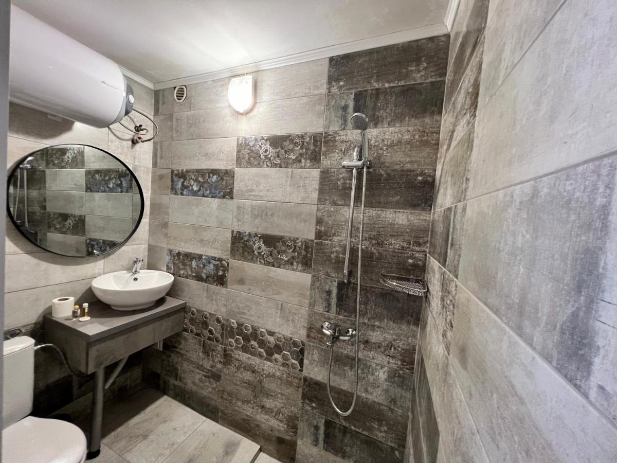 Family Hotel Central Shumen Ngoại thất bức ảnh