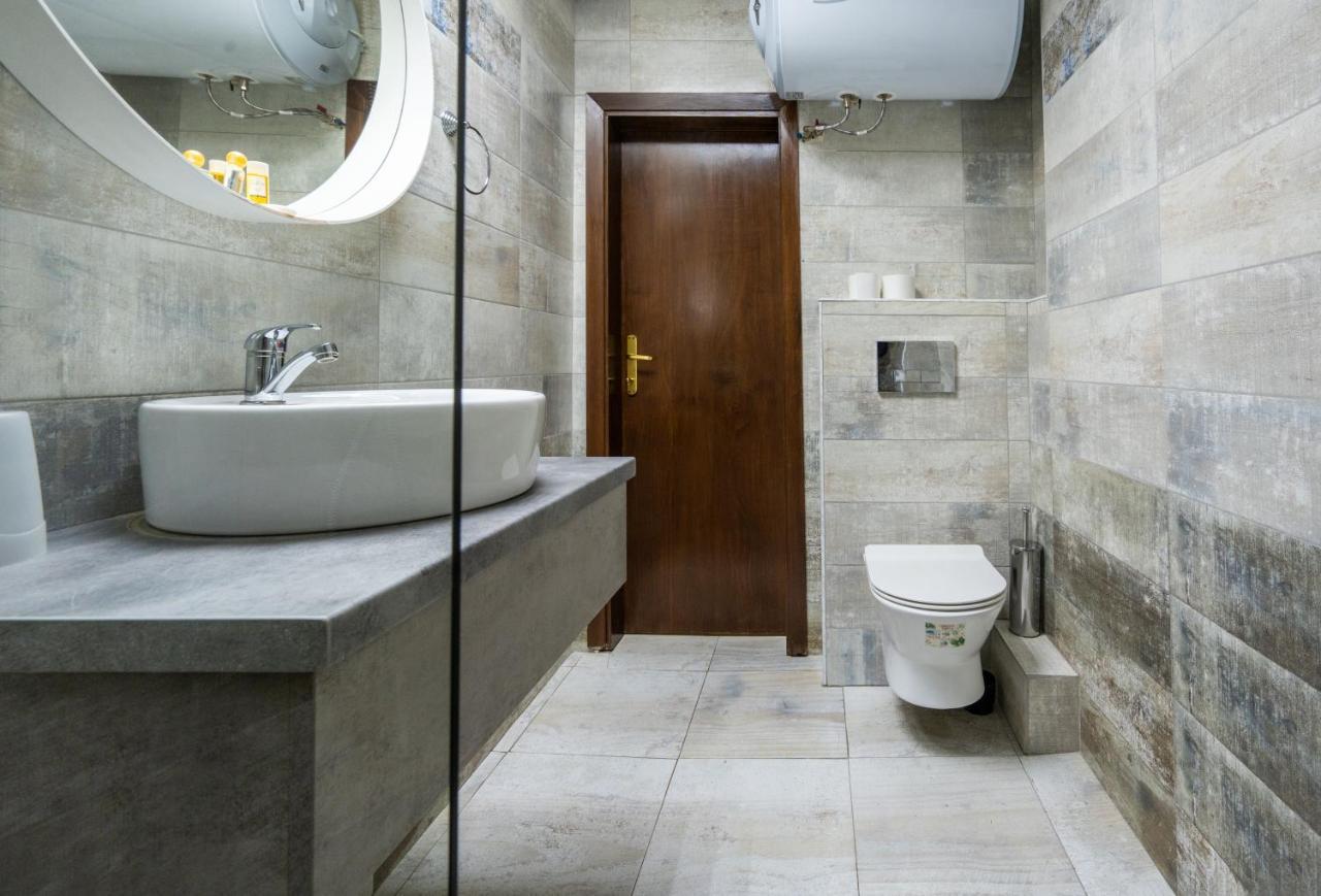 Family Hotel Central Shumen Ngoại thất bức ảnh
