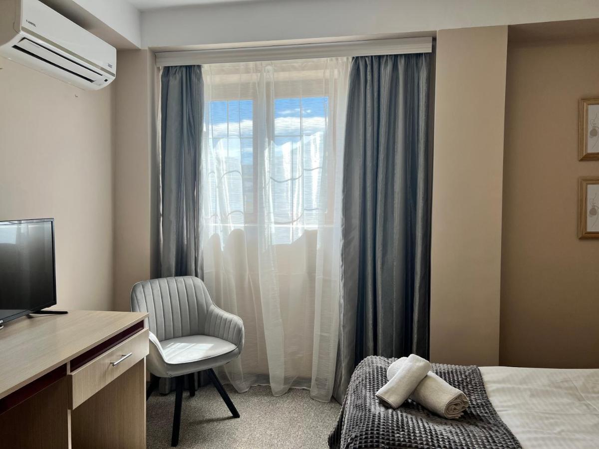 Family Hotel Central Shumen Ngoại thất bức ảnh