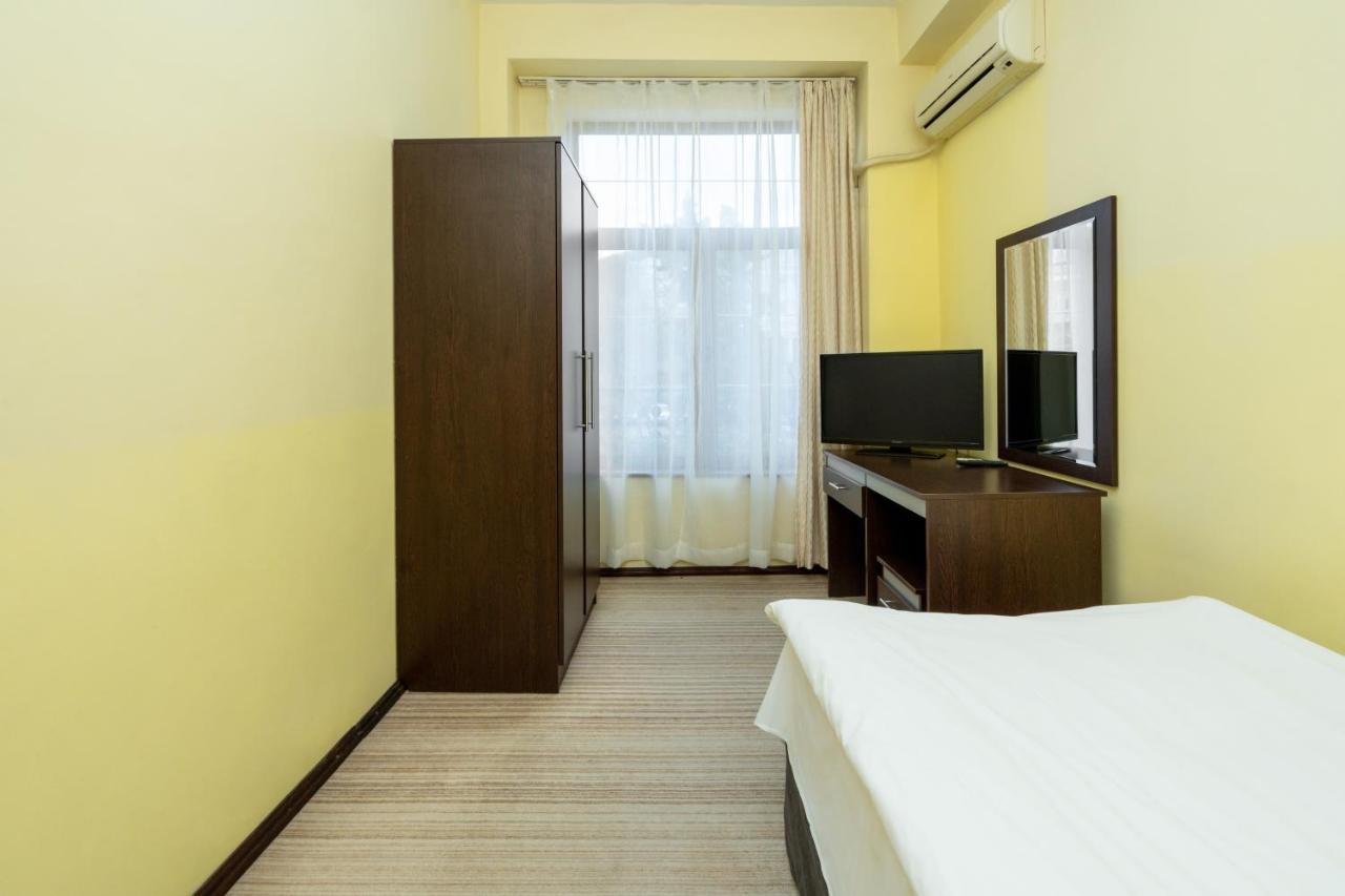 Family Hotel Central Shumen Ngoại thất bức ảnh
