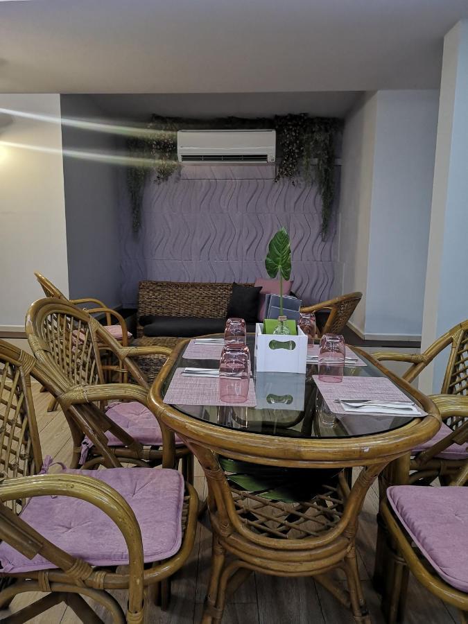 Family Hotel Central Shumen Ngoại thất bức ảnh