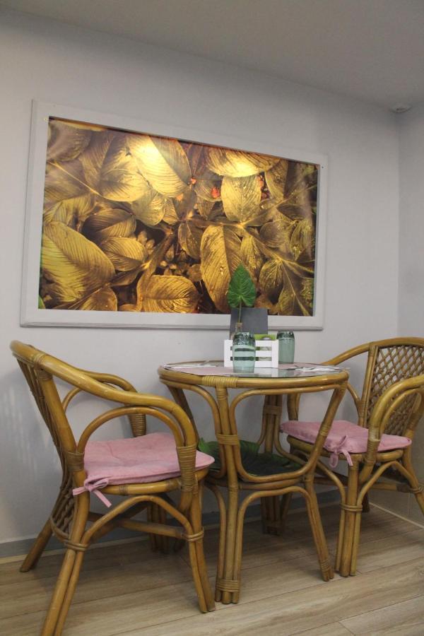 Family Hotel Central Shumen Ngoại thất bức ảnh