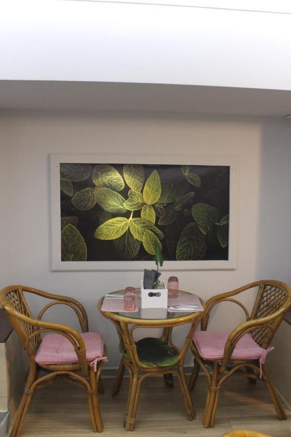 Family Hotel Central Shumen Ngoại thất bức ảnh